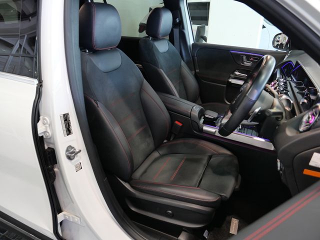MERCEDES BENZ GLB