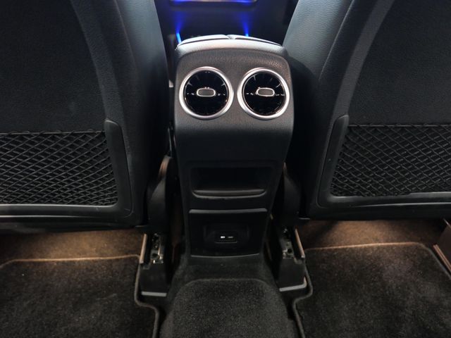 MERCEDES BENZ GLB
