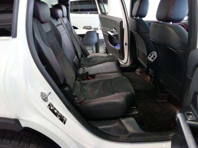MERCEDES BENZ GLB