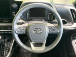 VOXY HYBRID