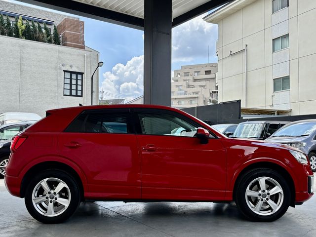 AUDI Q2