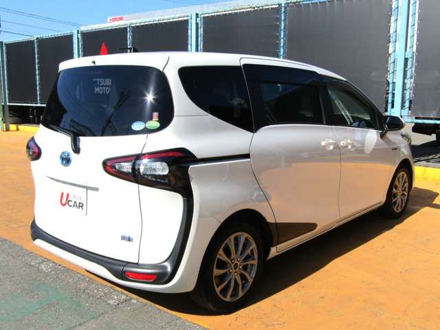 SIENTA HYBRID