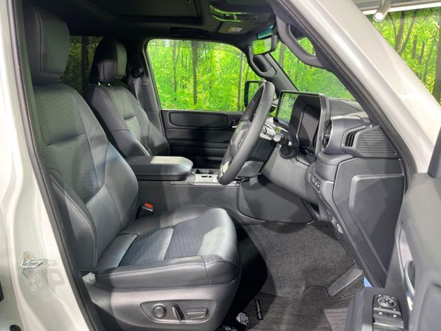 LANDCRUISER 250