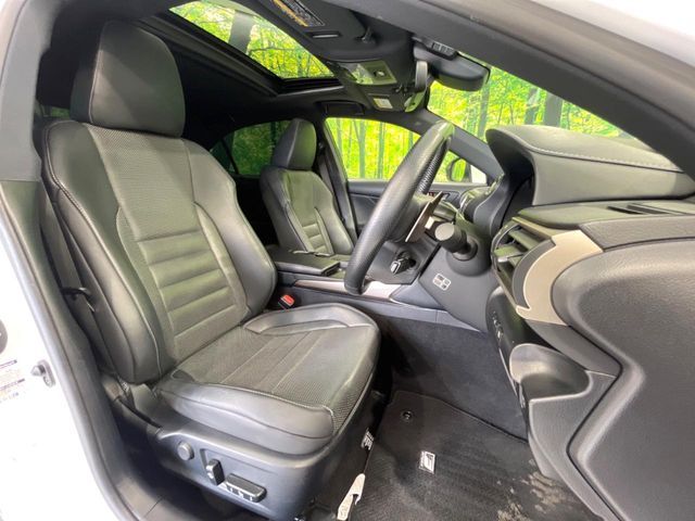 LEXUS IS300h