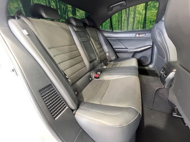 LEXUS IS300h