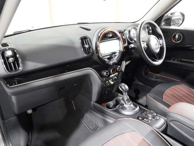 BMW MINI COOPER SE CROSSOVER