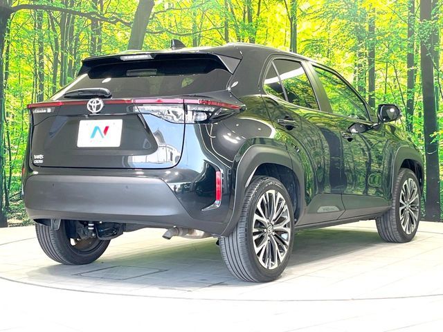 YARIS CROSS