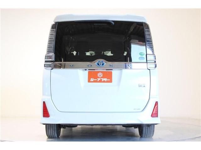 VOXY HYBRID
