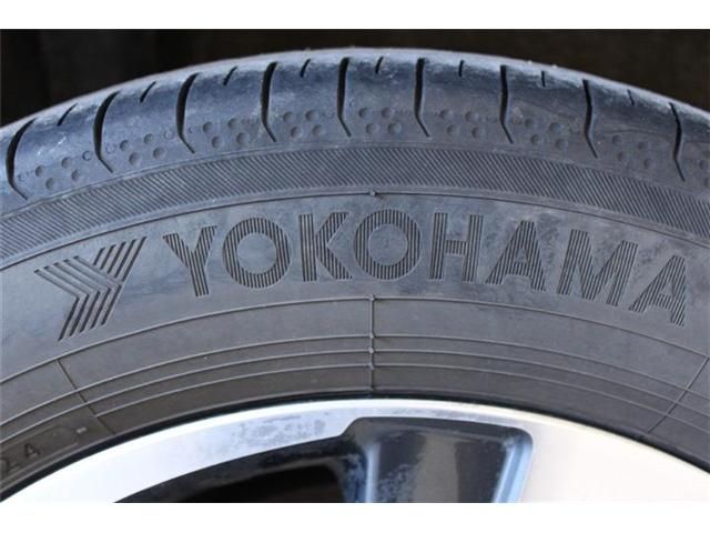 VOXY HYBRID