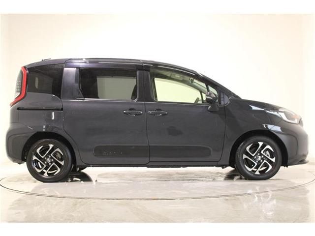 SIENTA HYBRID