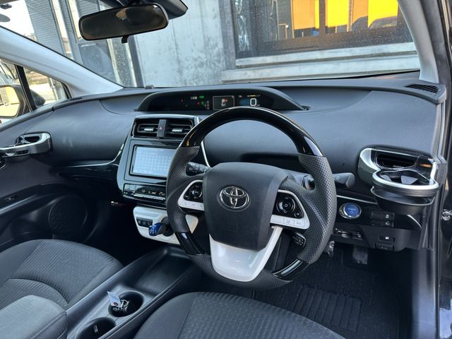 PRIUS 4WD