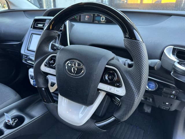 PRIUS 4WD