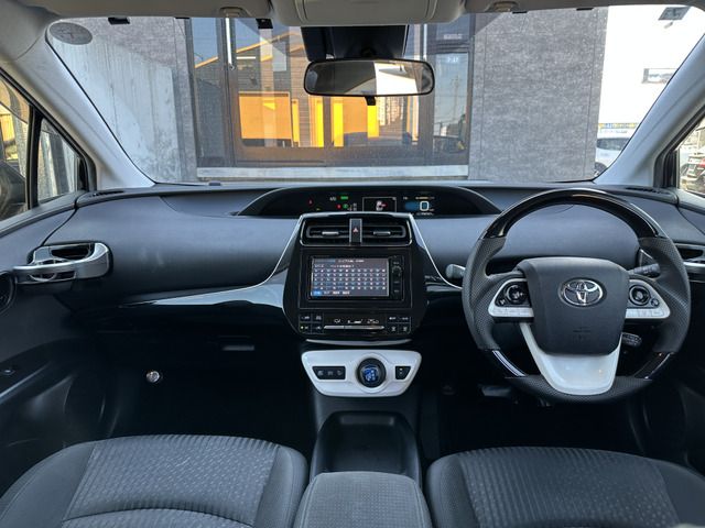 PRIUS 4WD