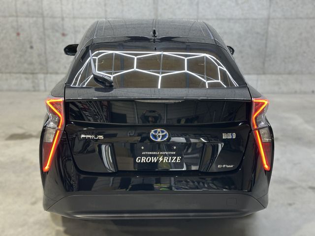 PRIUS 4WD
