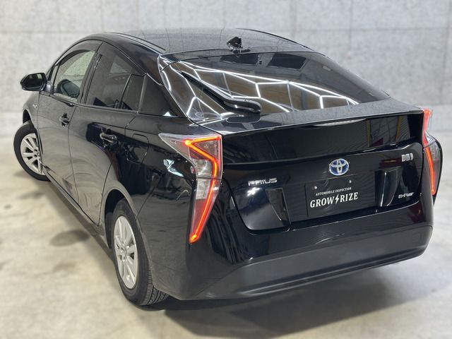 PRIUS 4WD