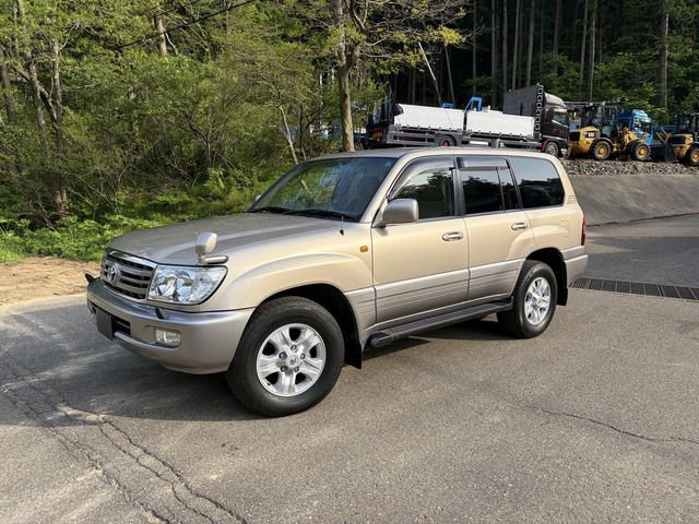 LANDCRUISER van