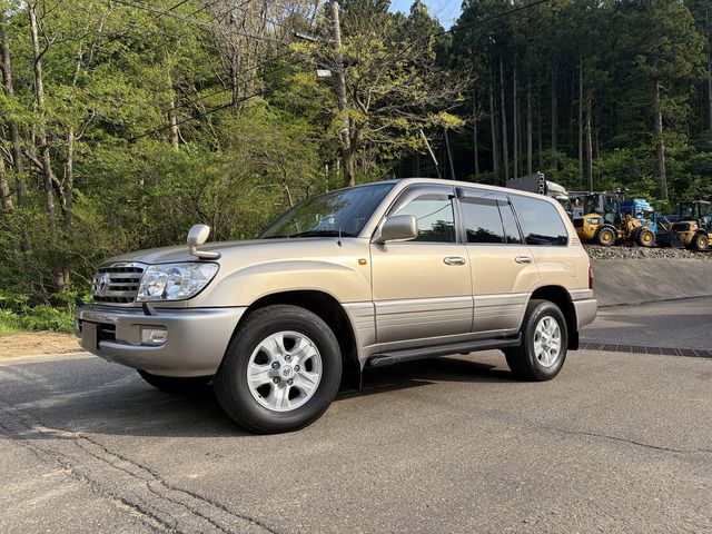 LANDCRUISER van