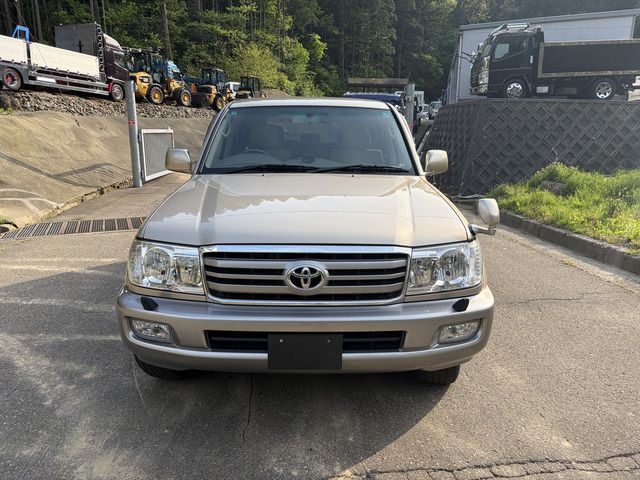 LANDCRUISER van