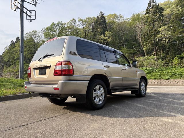 LANDCRUISER van