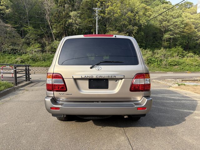 LANDCRUISER van