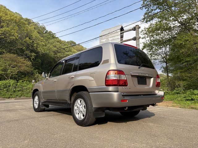 LANDCRUISER van
