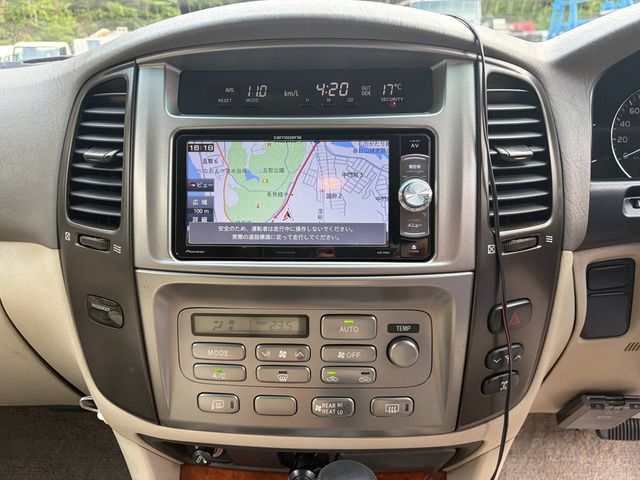 LANDCRUISER van