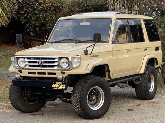 LANDCRUISER van
