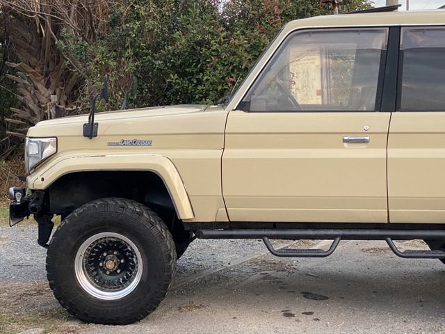 LANDCRUISER van