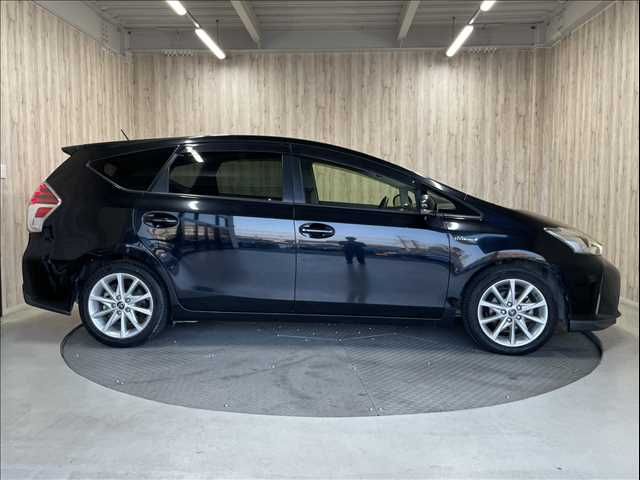 PRIUS Alpha