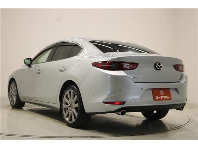 MAZDA3 SEDAN