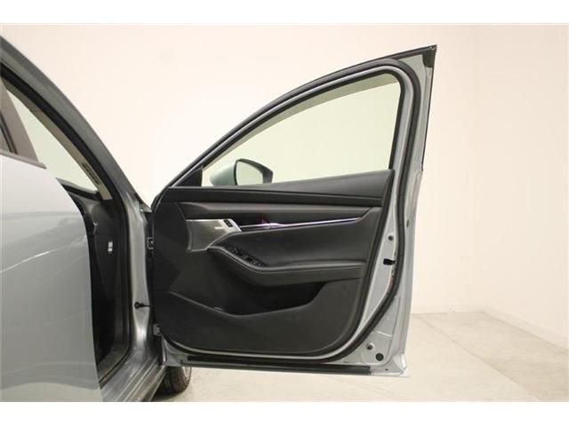 MAZDA3 SEDAN