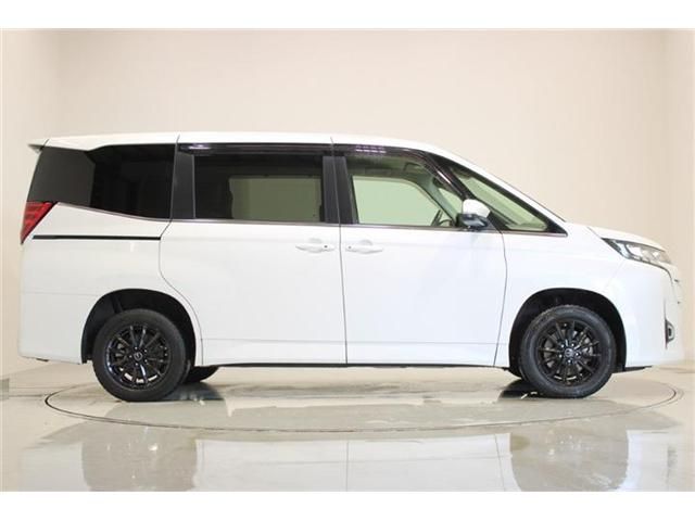 NOAH HYBRID 4WD