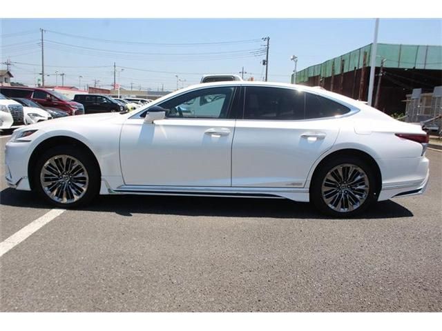 LEXUS LS500h 4WD