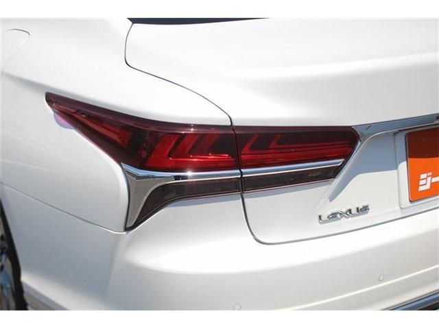 LEXUS LS500h 4WD