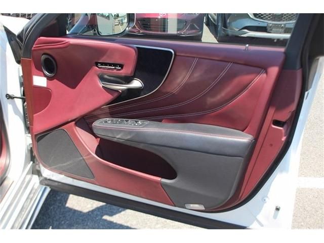 LEXUS LS500h 4WD