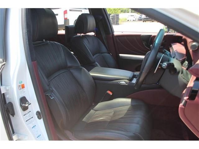 LEXUS LS500h 4WD
