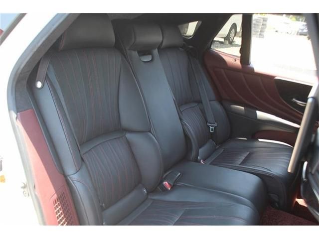 LEXUS LS500h 4WD