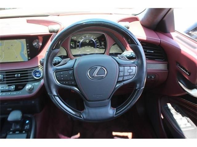 LEXUS LS500h 4WD