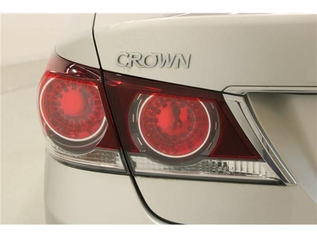 CROWN sedan hybrid