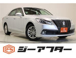 CROWN sedan hybrid