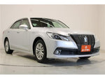CROWN sedan hybrid