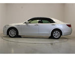 CROWN sedan hybrid