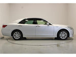CROWN sedan hybrid