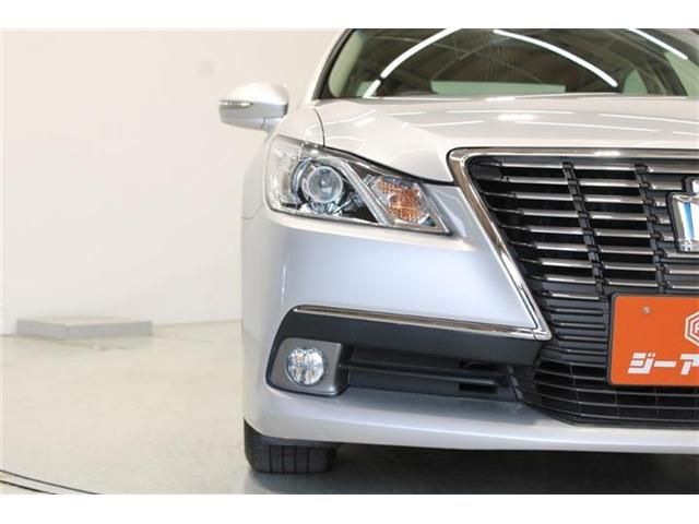 CROWN sedan hybrid