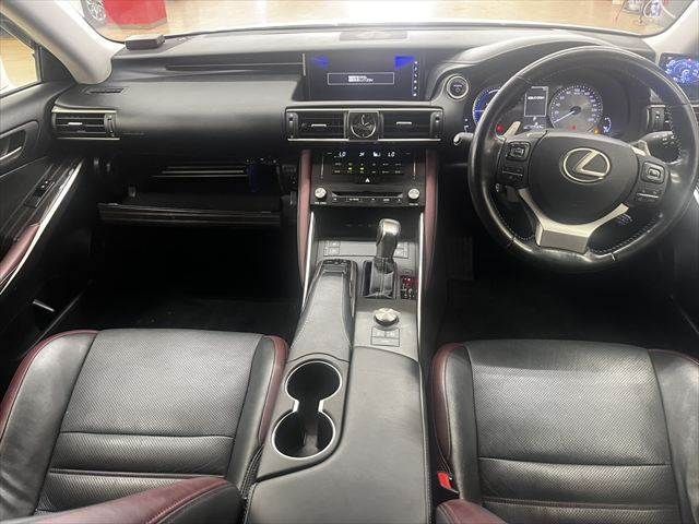 LEXUS IS300h