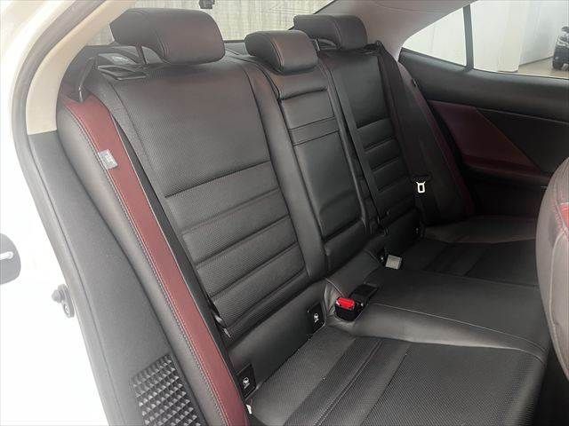 LEXUS IS300h