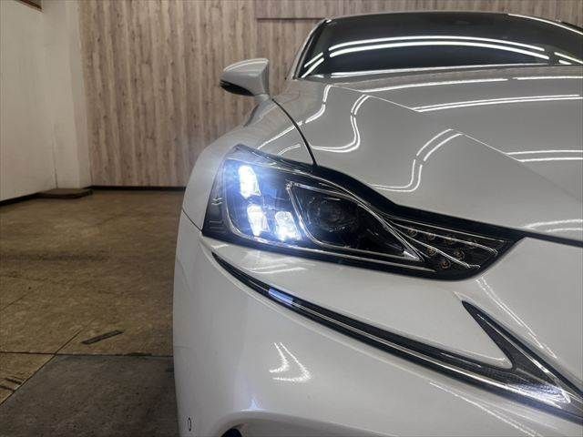 LEXUS IS300h