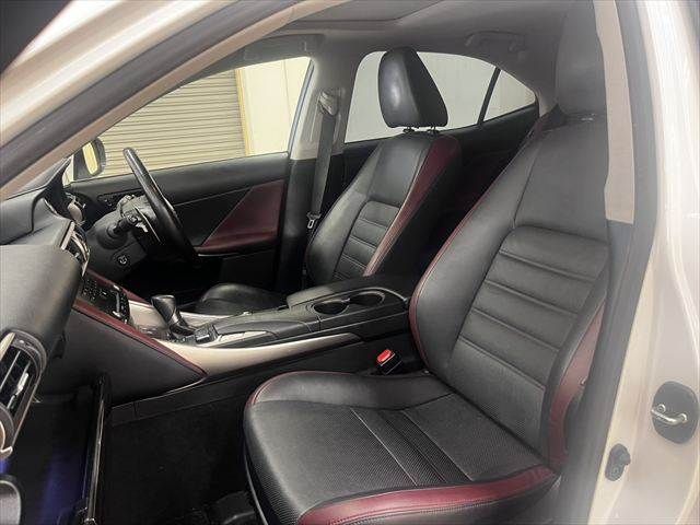LEXUS IS300h