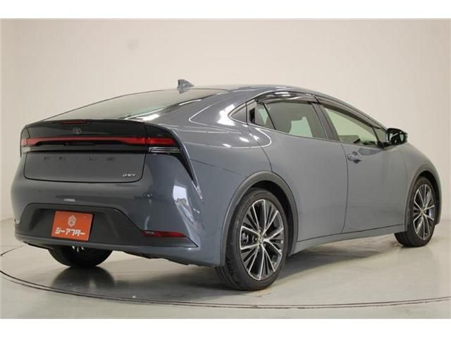 PRIUS 4WD