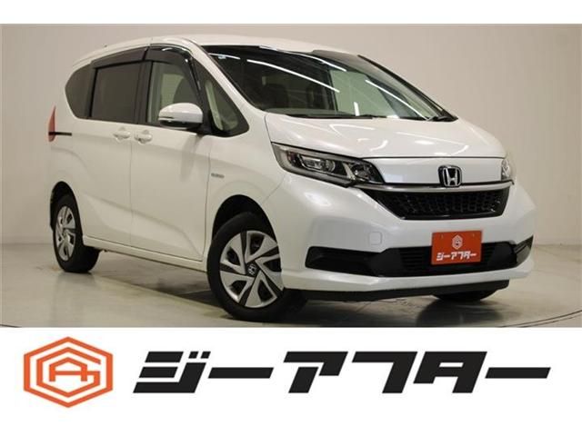FREED plus HYBRID 4WD
